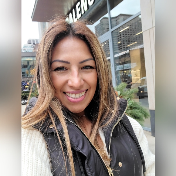 Meet your Posher, Rosario - Picture 1 of 1